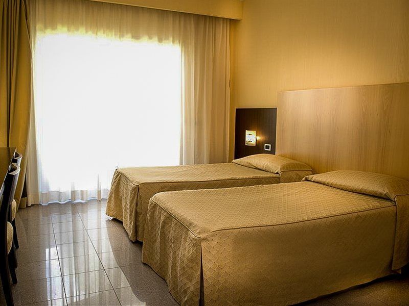 Mediterraneo Hotel 4*